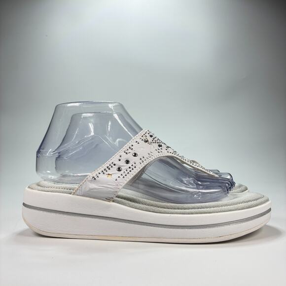 Skechers Gray Rhinestone Platform Thong Slip On Comfort Sandals Women's Size 8 - Picture 1 of 11